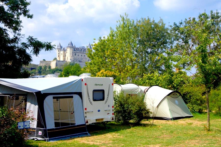 Standplaats + Voertuig + Tent of caravan + Elektriciteit 10A
